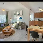 Omalia Apartment